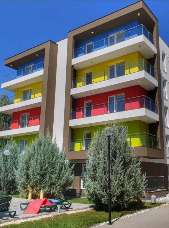 Tranzzit Airport Apartment II Otopeni Exterior foto